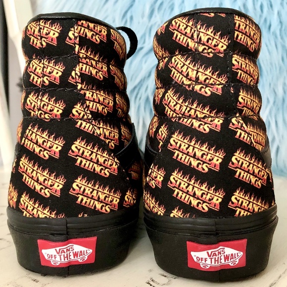 𝅺Vans X Stranger Things, Collab, Off The Wall, High Top Sneakers, Customs, 7.5 - Picture 3 of 14
